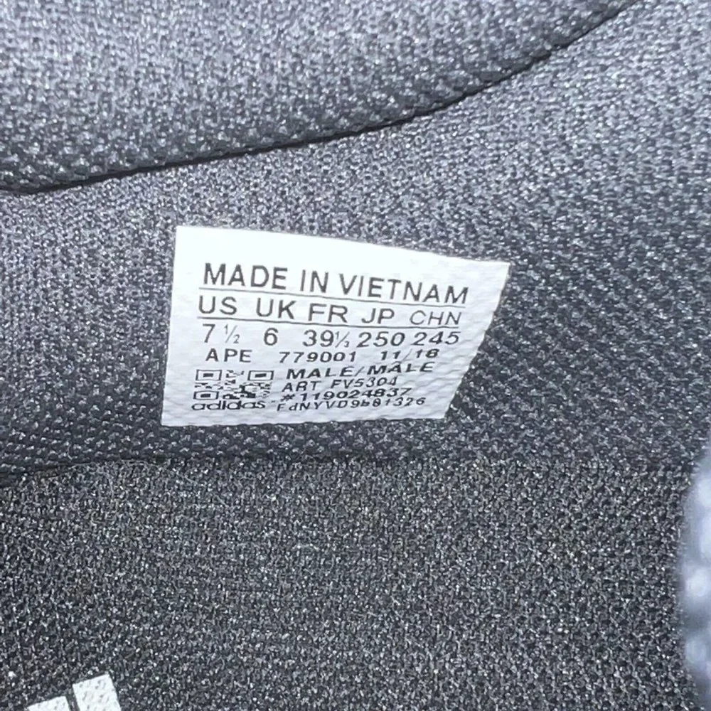 NEW Adidas Yeezy Boost 700 V1 Utility Black Mens Size 7.5 FV5304 Fashion… - Picture 10 of 11